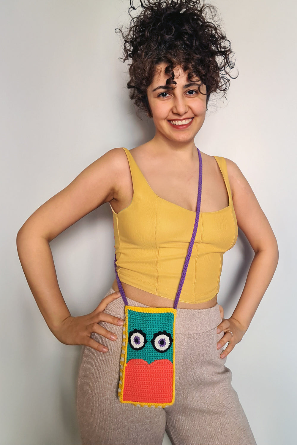 Şaşko Phone Bag worn, side view